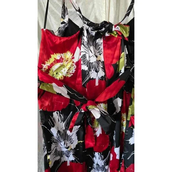 Satin Floral Plus Size Party Dress - Picture 4 of 10